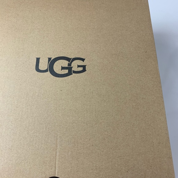 UGG BAILEY FASHION BUCKLE CLASSIC SHORTS B… - Picture 8 of 8